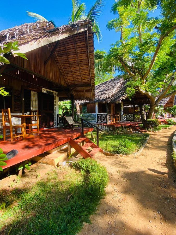 Tamarin Lodge Ampangorinana Esterno foto