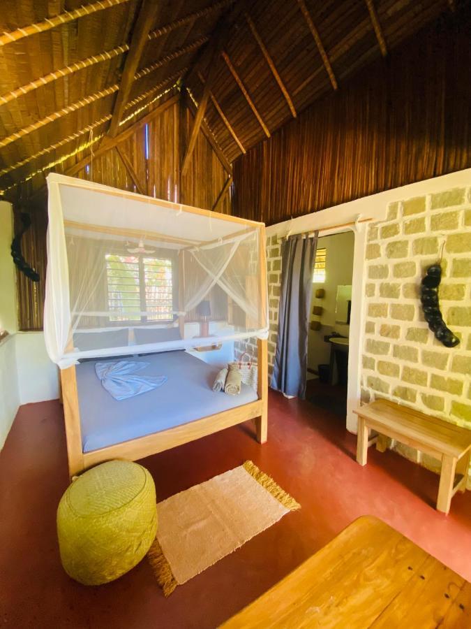 Tamarin Lodge Ampangorinana Esterno foto