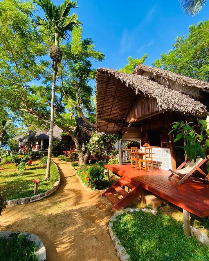 Tamarin Lodge Ampangorinana Esterno foto