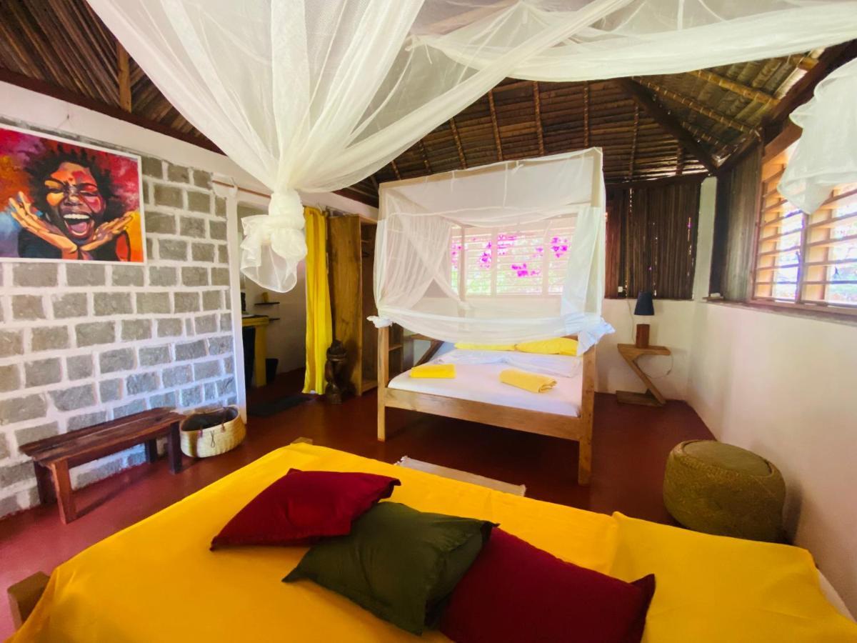 Tamarin Lodge Ampangorinana Esterno foto
