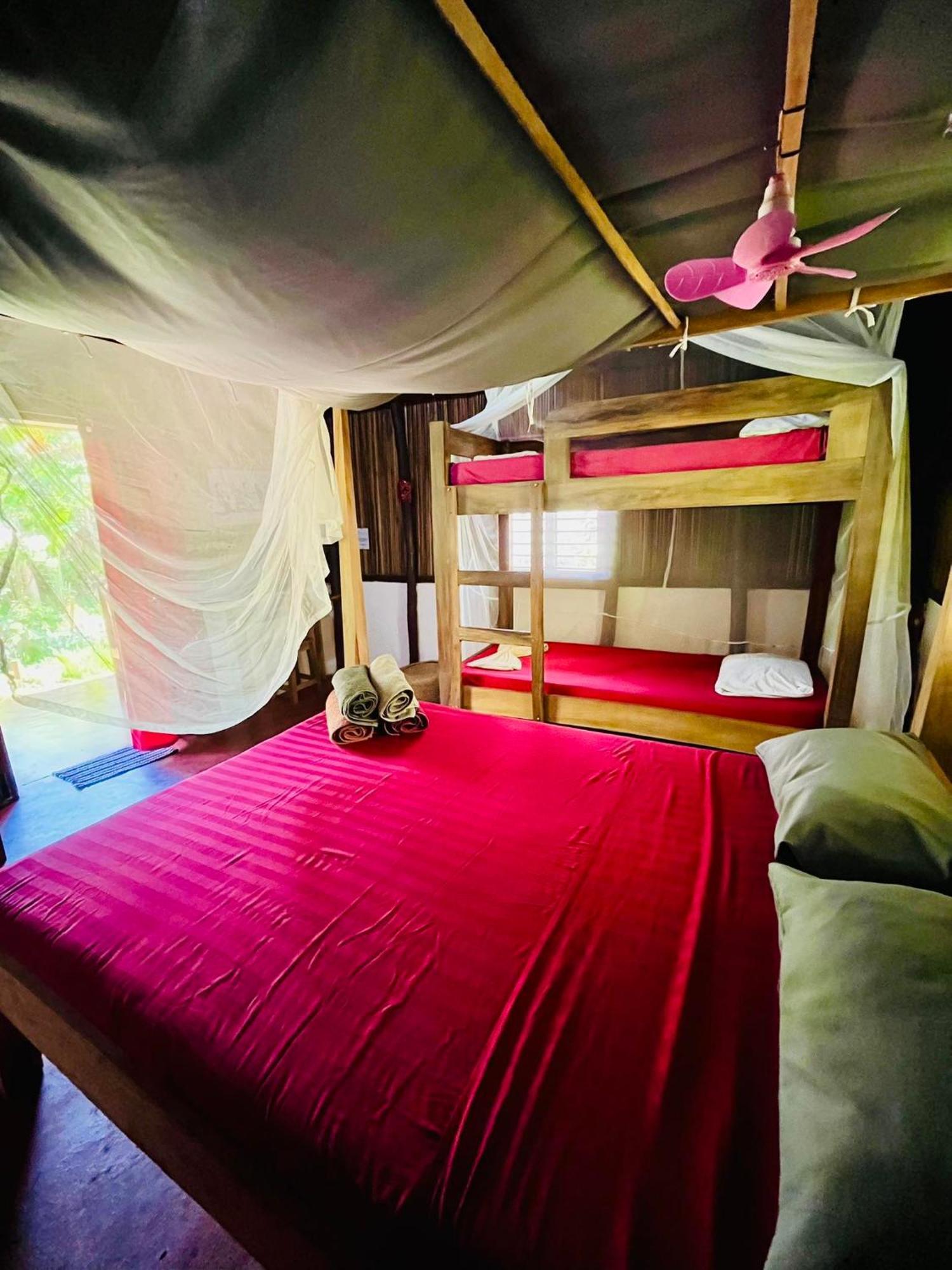 Tamarin Lodge Ampangorinana Esterno foto